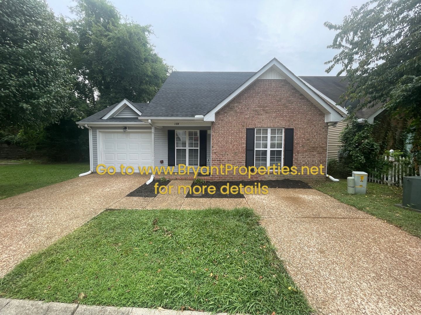 Hendersonville House: *128 Walton Village Dr N