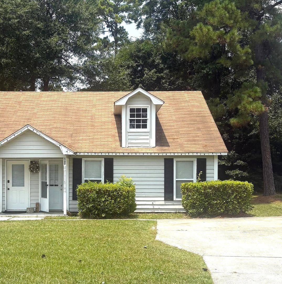 Wilmington House: 407 Lennon Drive
