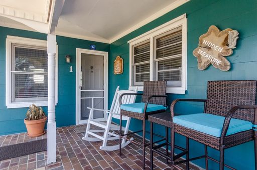 (K171) 113 S. 4th Avenue Room 1 Kure Beach, NC 28449