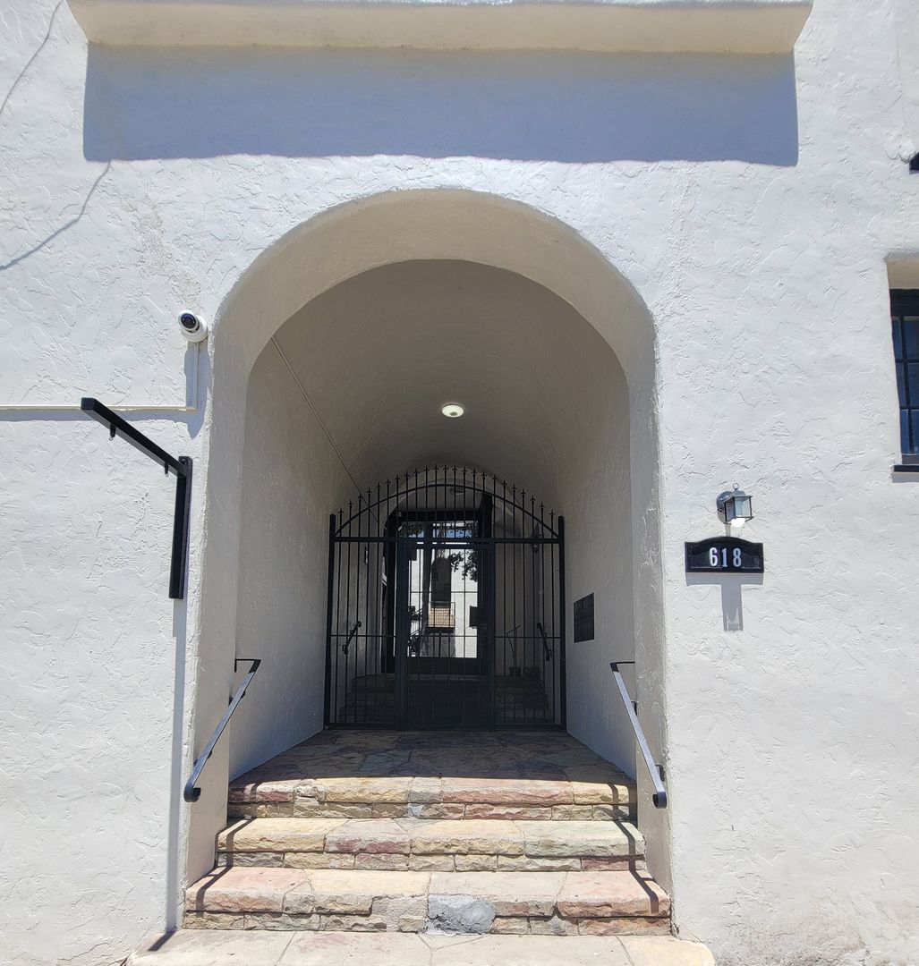 Antioch Apartment: 618 W 7th Street