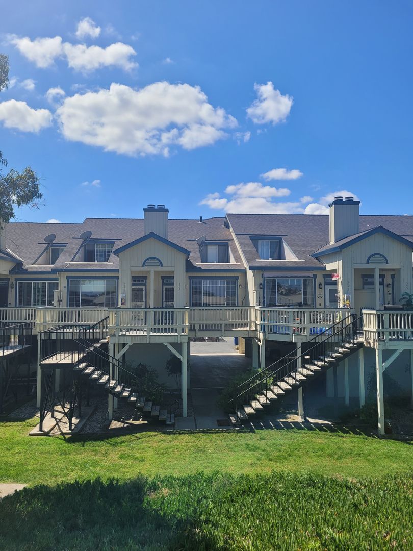 Oakley House: 3457 Wells Road