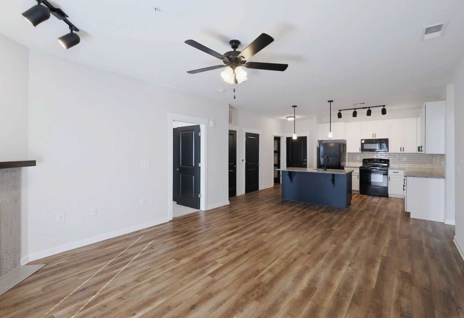 Jamestown Apartment: 4750 Piedmont Parkway