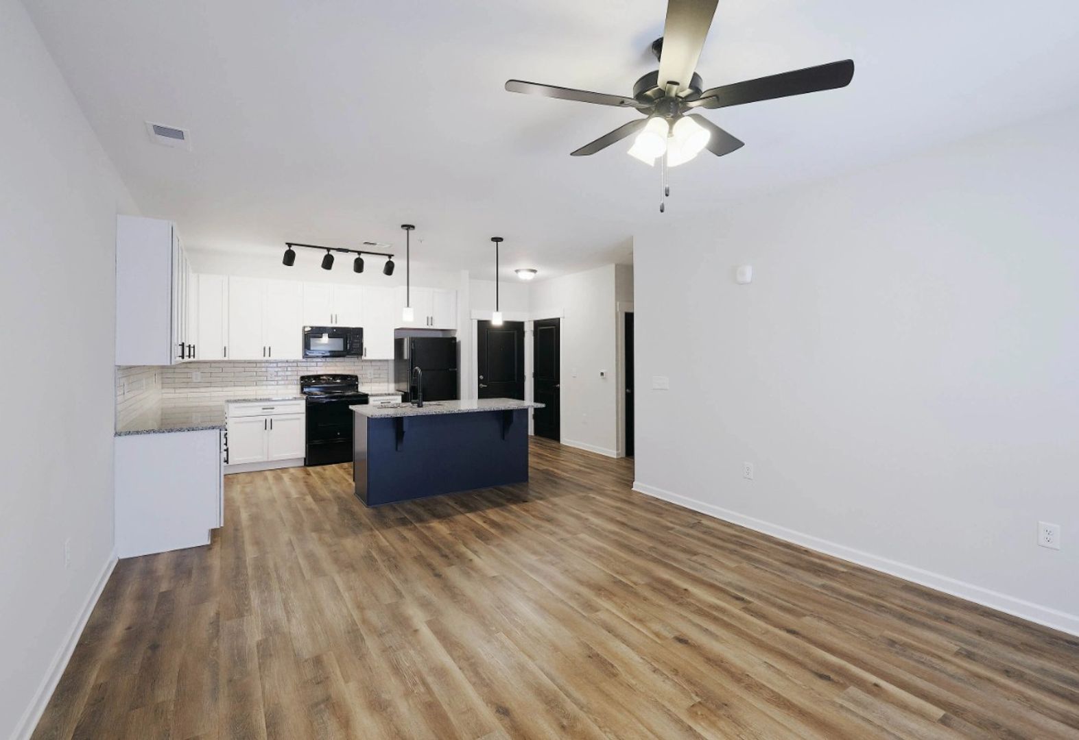 Jamestown Apartment: 4750 Piedmont Parkway