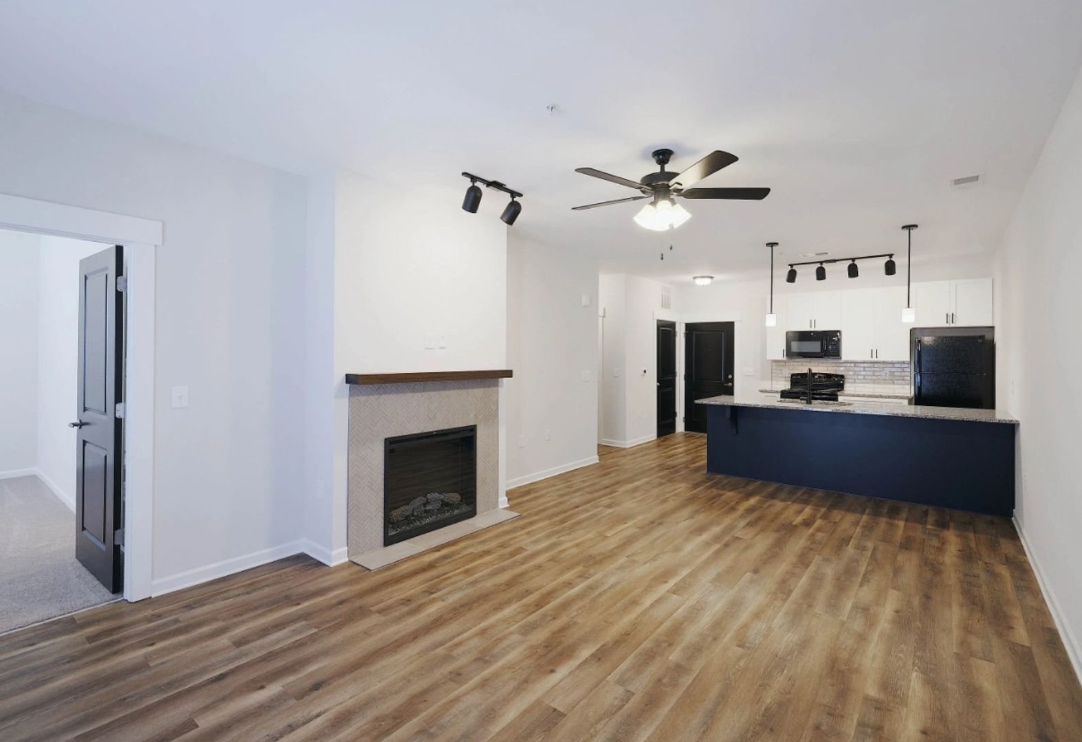 Jamestown Apartment: 4750 Piedmont Parkway