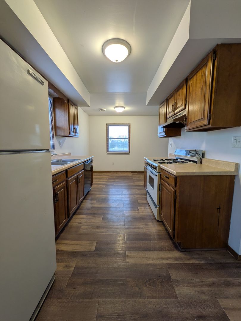 Griffith Apartment: 632 N Elmer Street