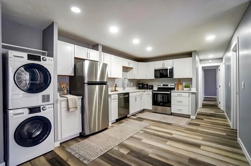 3-Bedroom, 2-Bath – photo 1