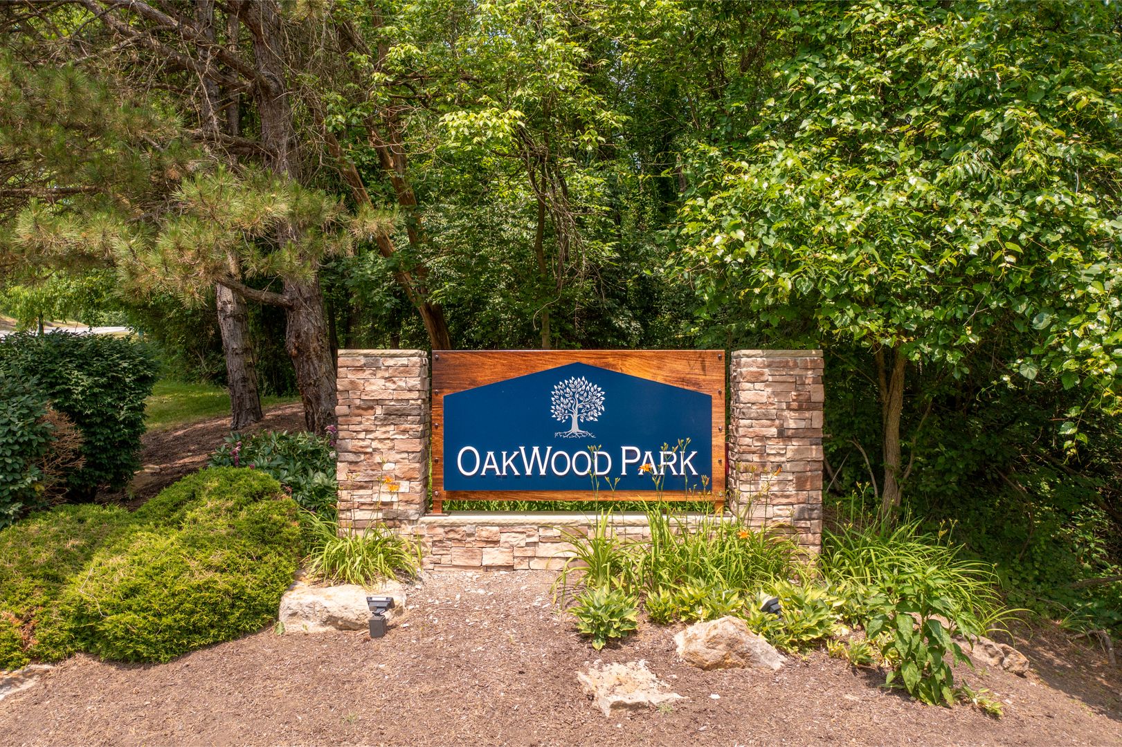 Oakdale Apartment: 1600 Settlers Drive