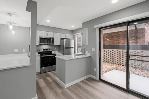 Standard 2-Bedroom, 2-Bath – photo 1