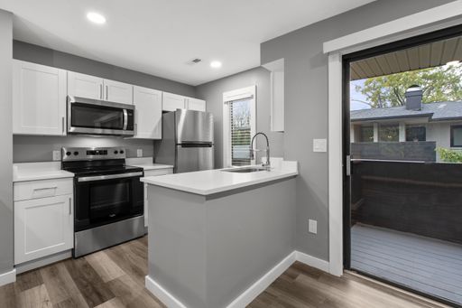 1-Bedroom, 1-Bath – photo 1