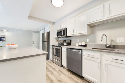 2-Bedroom, 1-Bath with Balcony Premium