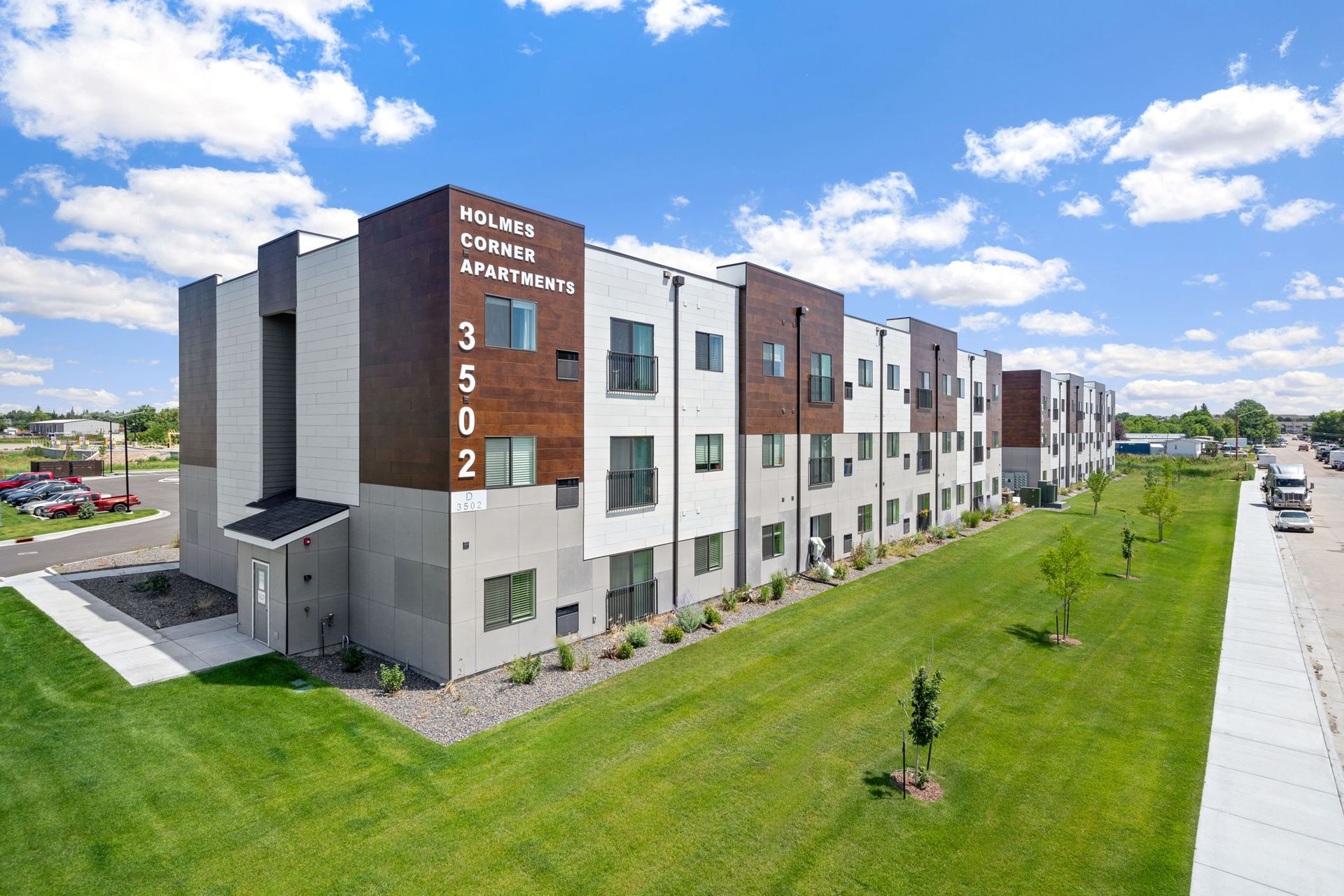 Cheyenne Apartment: 3502-3518 Holmes Street