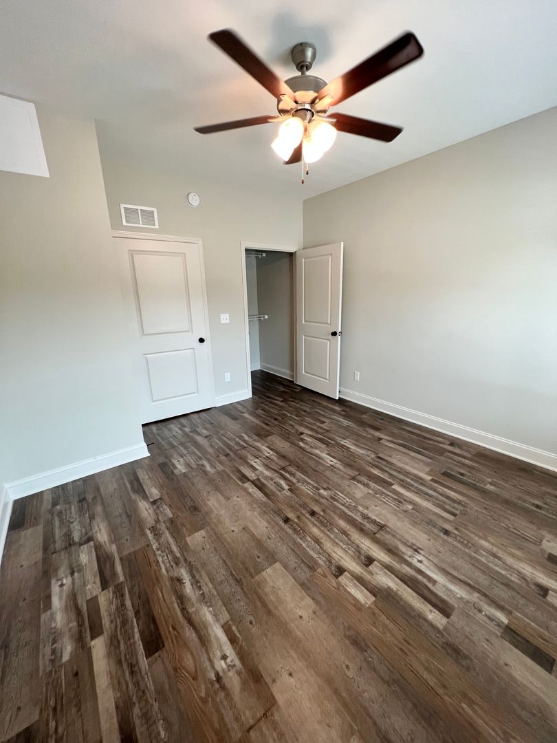 Franklin Apartment: 813 W. Madison St