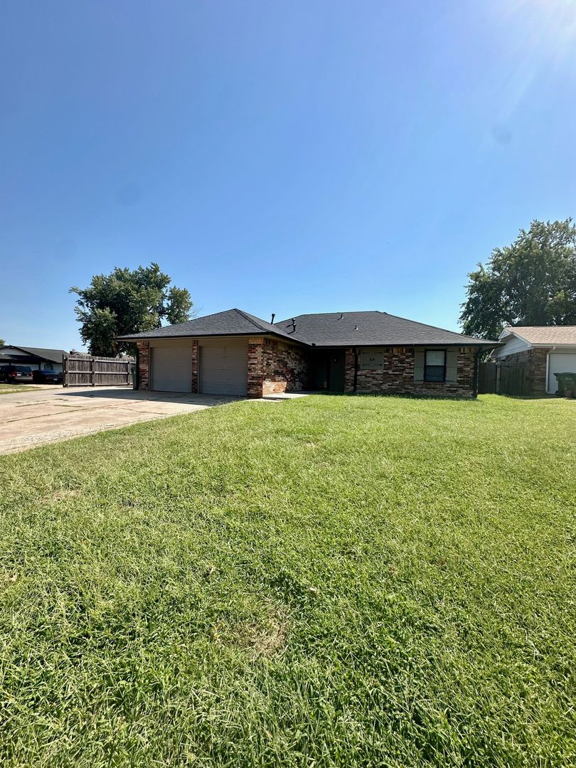 Yukon House: 721 Willow Run