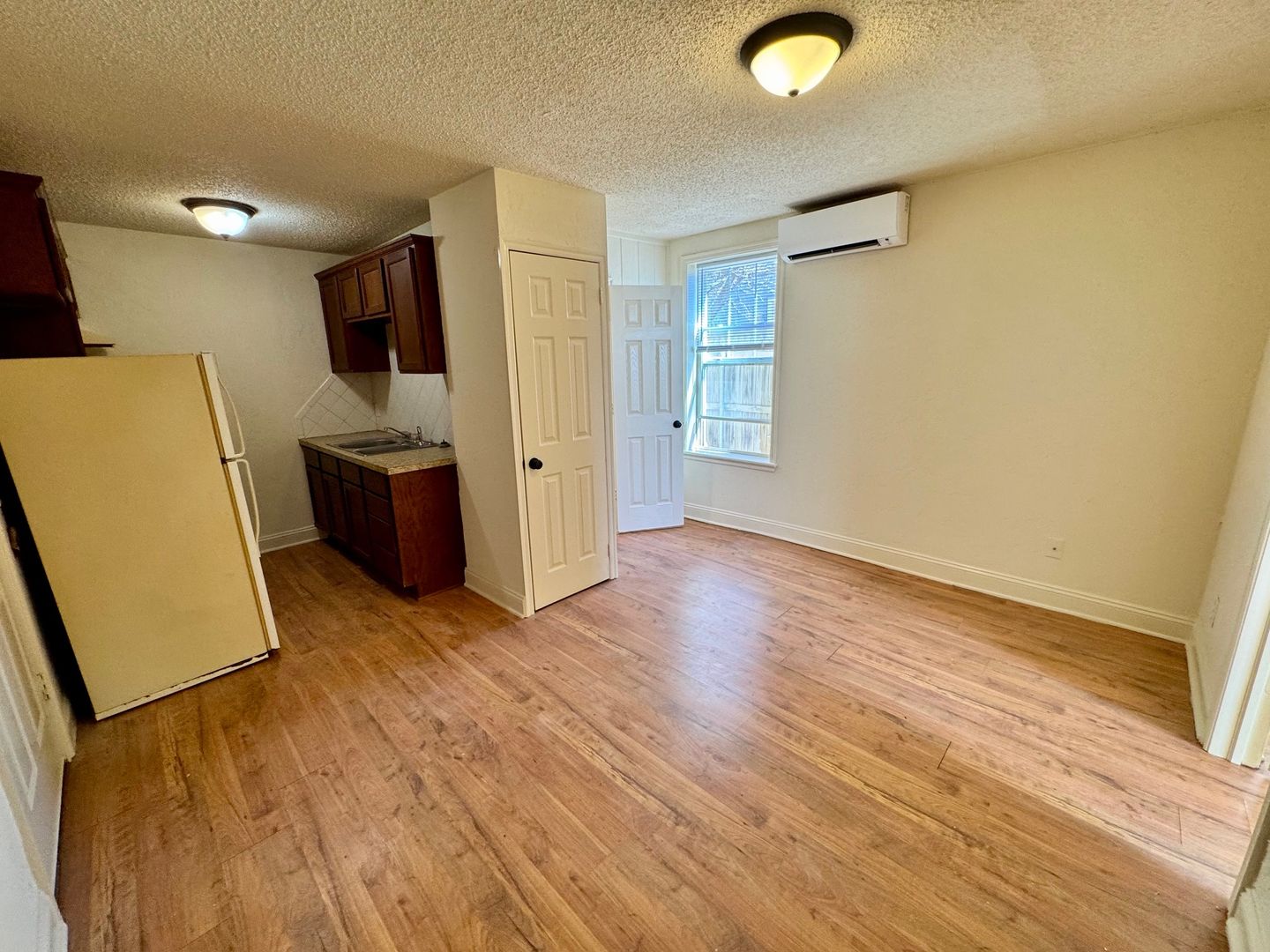 El Reno Apartment: 114 E. Rogers St.