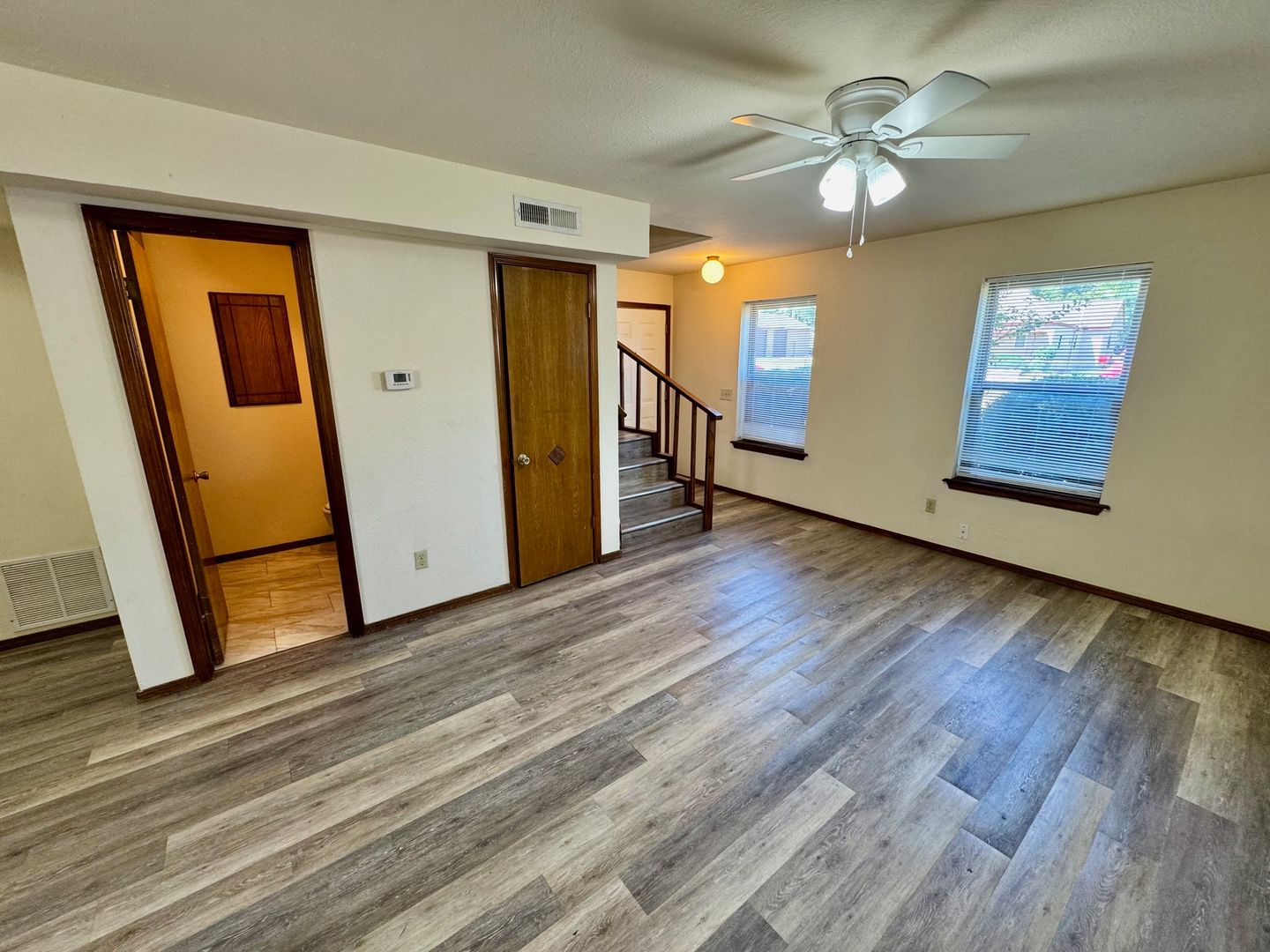 El Reno Apartment: 701-711 S Foster Ave.