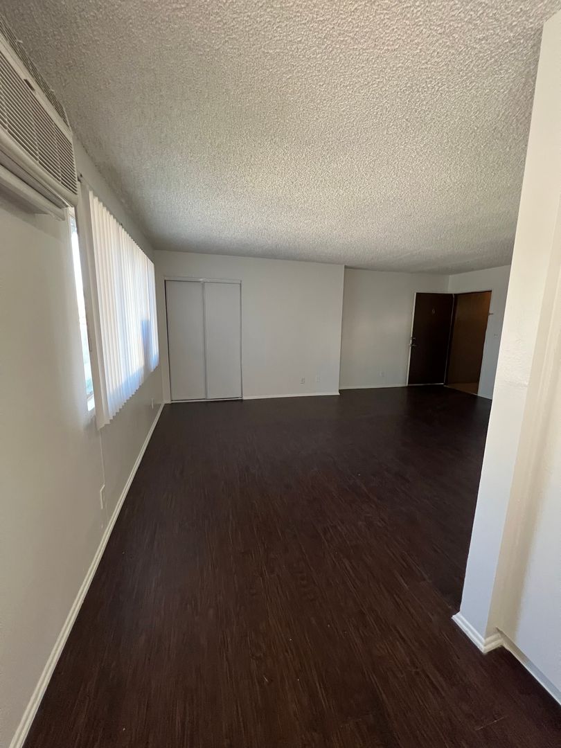 Corona Apartment: 508 S. Victoria Ave.