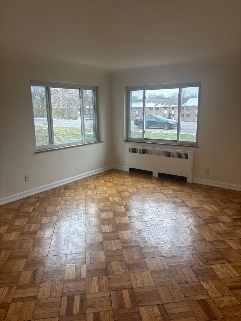 Cincinnati Apartment: 1820 Losantiville Ave