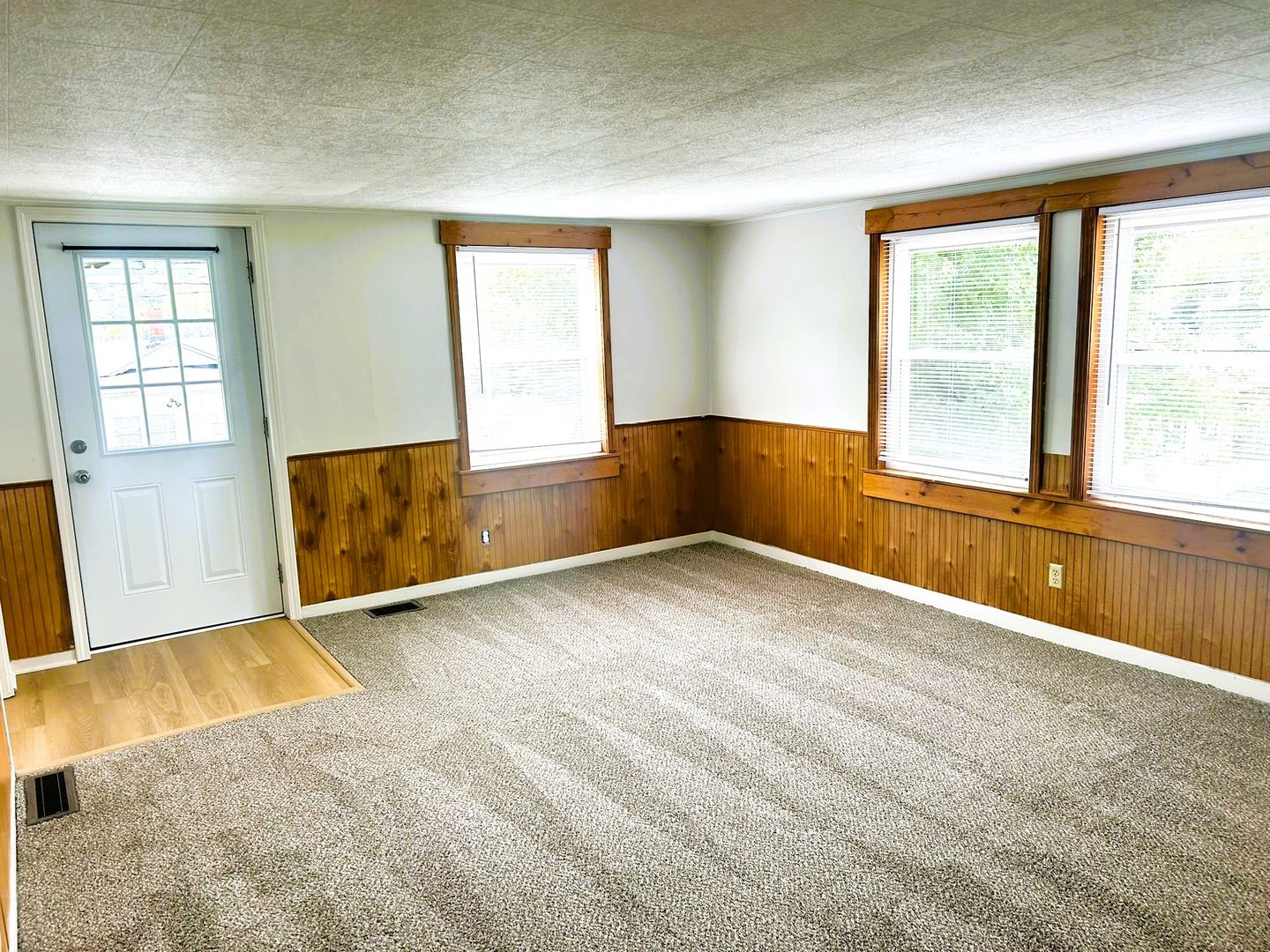 Corydon Apartment: 110 Capitol Blvd.