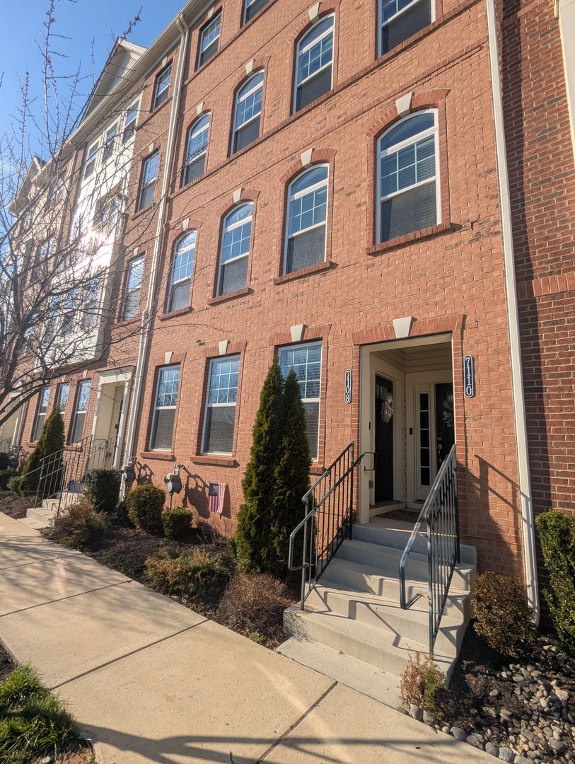 Frederick Condo: 7108 Proclamation Place