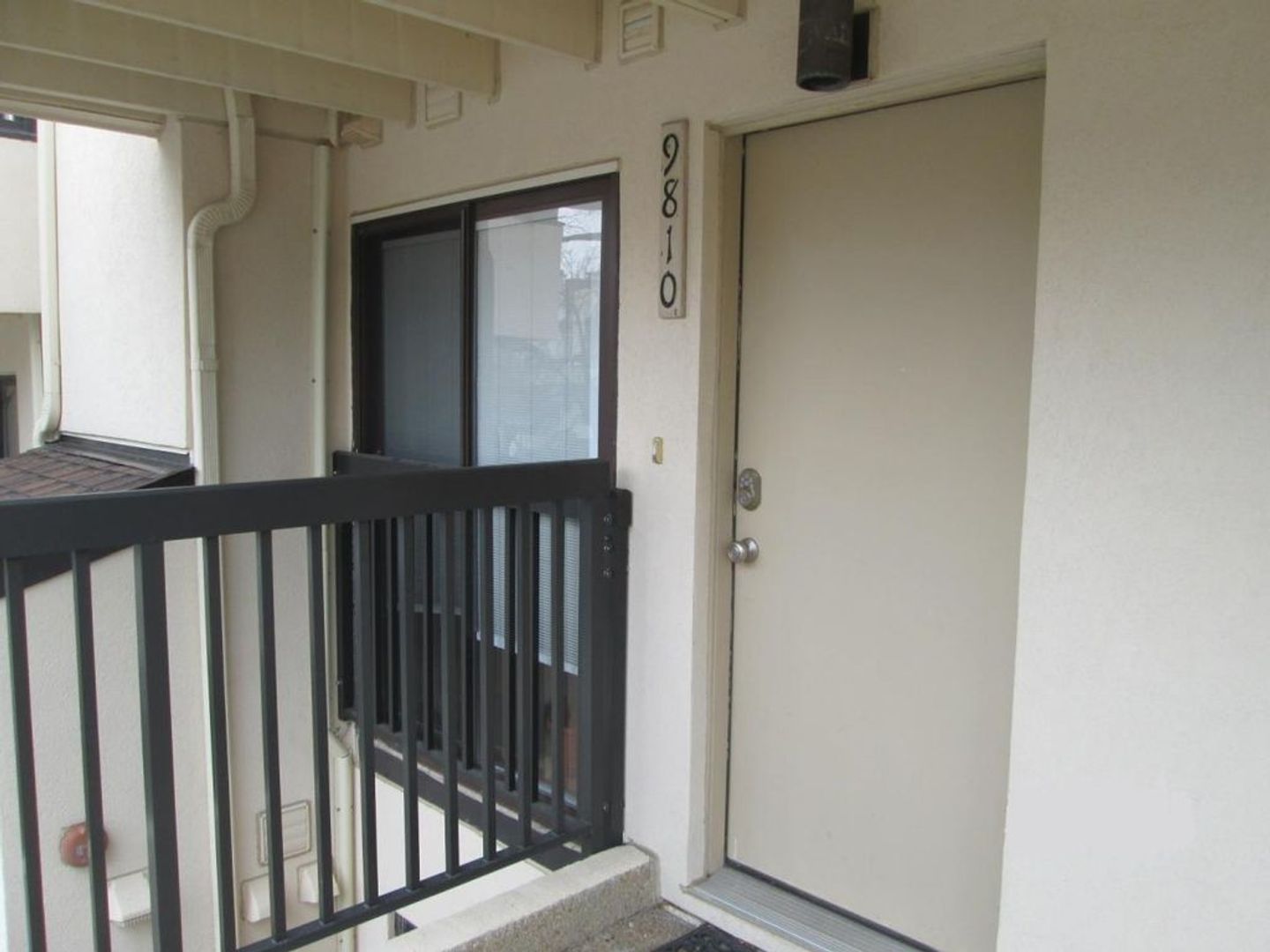 Montgomery Village Condo: 9810 Hellingly Place Unit 100