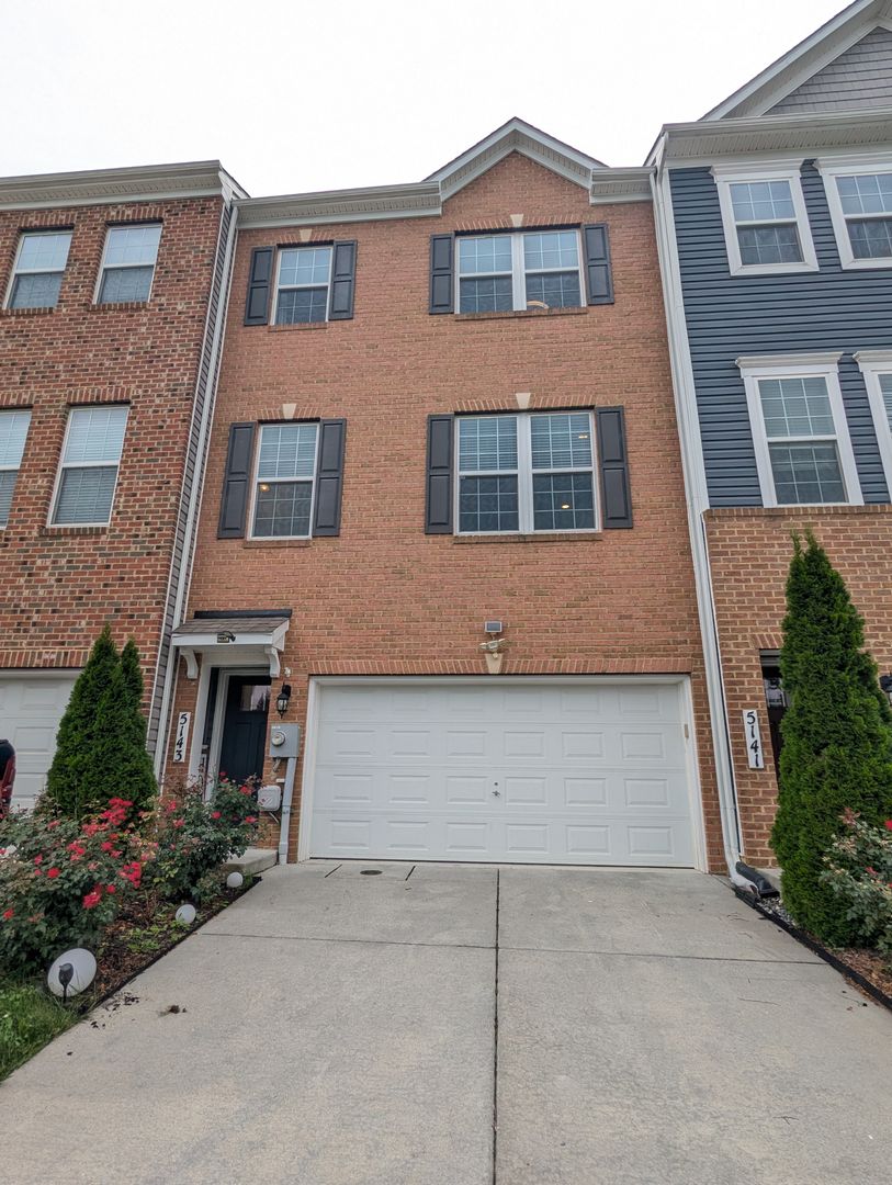 Frederick Townhome: 5143 Constitution Street
