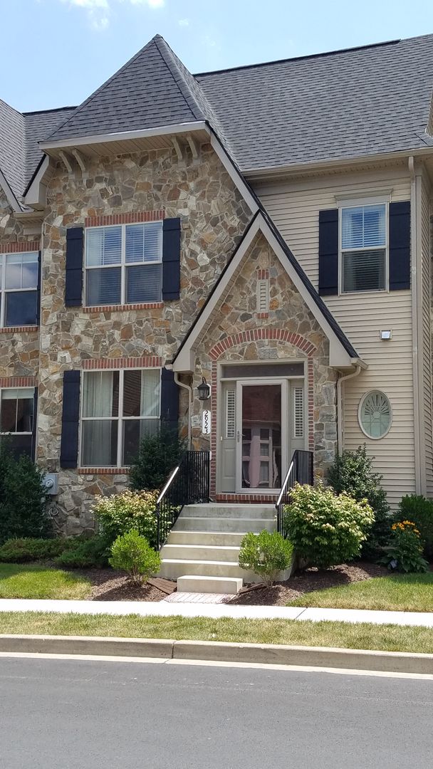 Frederick House: 2923 Mill Island Parkway