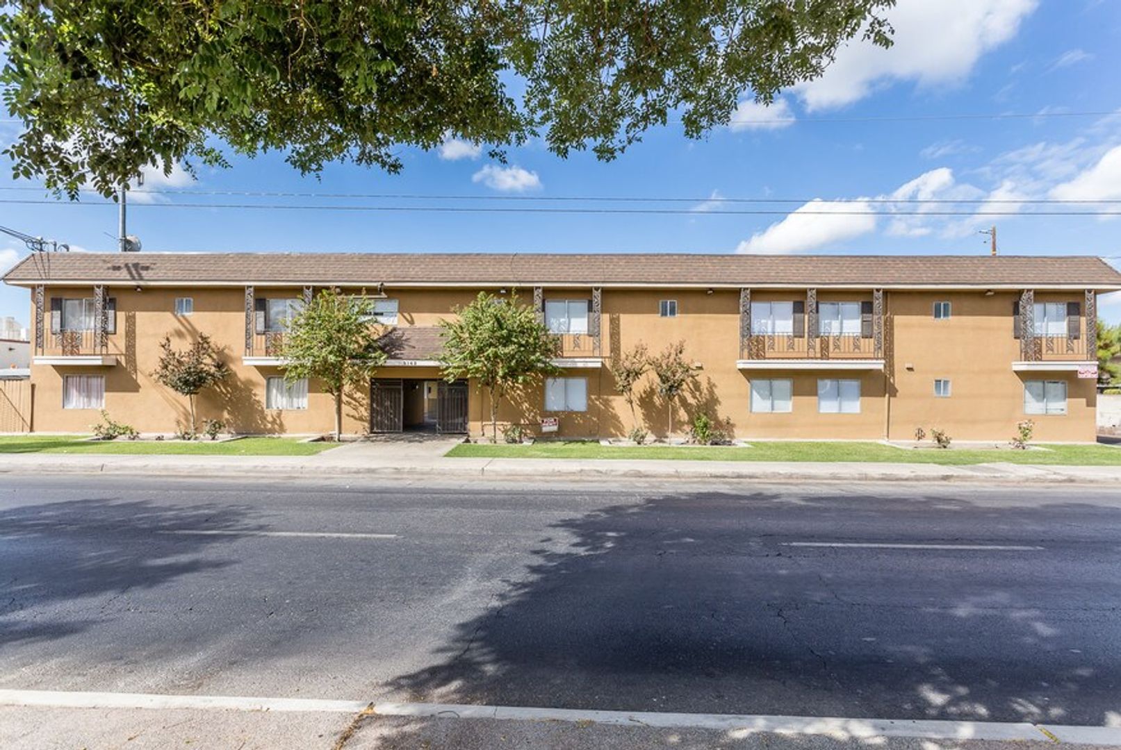 Bakersfield Apartment: 3143 S. H St.