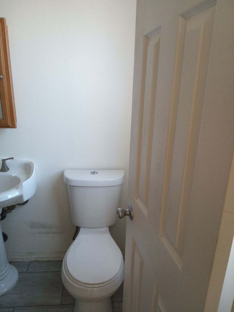 Bakersfield Apartment: 140 Norris Road