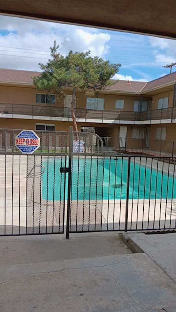 Bakersfield Apartment: 3143 S. H St.