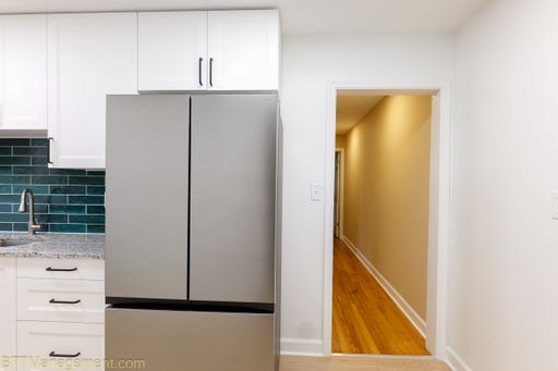 Renovated 2BR/1BA – Ample Closets, Cast Iron Tub, Free Parking, Steps to Future Purple Line – Silver Spring MD 20901 – photo 1