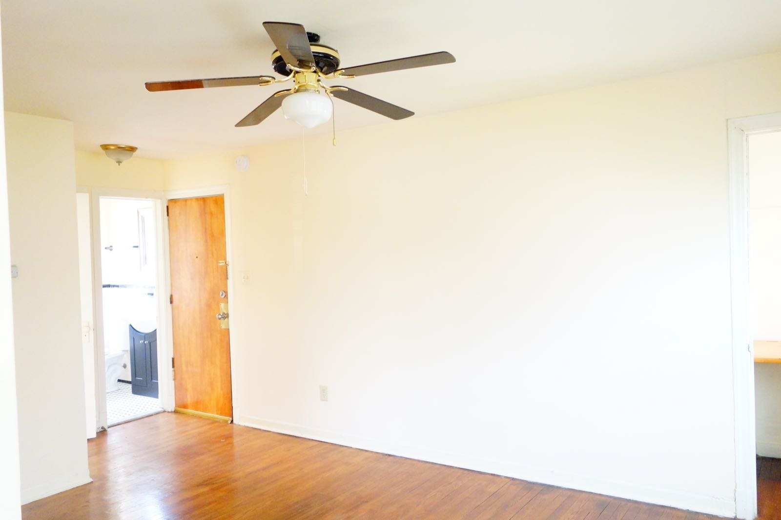 Takoma Park Apartment: 8400 Greenwood Ave