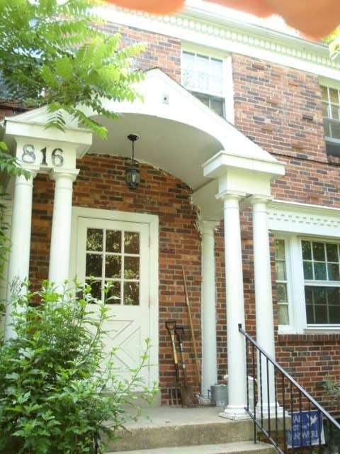 Takoma Park Apartment: 816 Greenwood Cir
