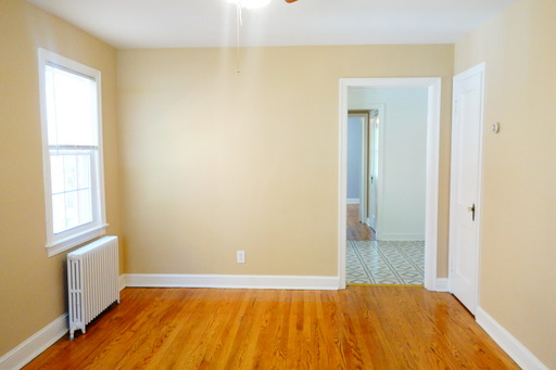 Beautiful Renovated 1BR/1BA — New Kitchen, Refinished Hardwood Floors. Quiet Corner Location, Bring Your Pet!