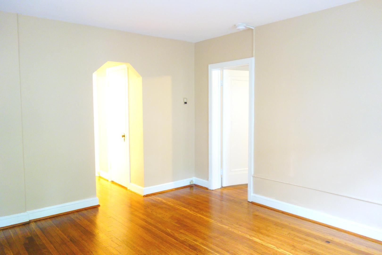 Takoma Park Apartment: 8409 Greenwood Ave