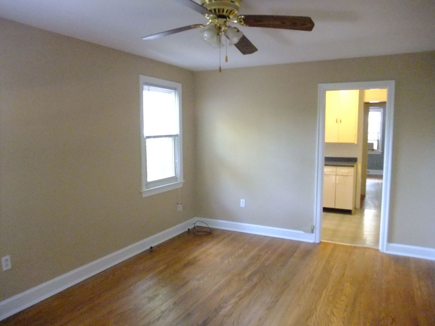 Takoma Park Apartment: 8206 Greenwood Ave