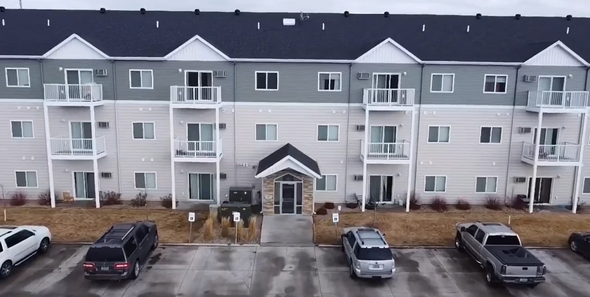 Bismarck Apartment: 109 W Burleigh Ave