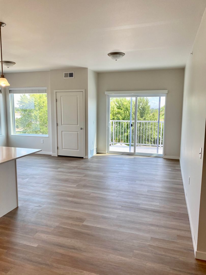 Monticello Apartment: 1255 Edmonson Ave. NE