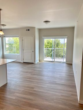 3 Beds 2 Baths – photo 1