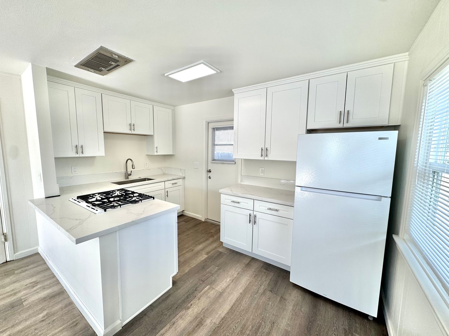 Imperial Beach Apartment: 662-668 Florence Street