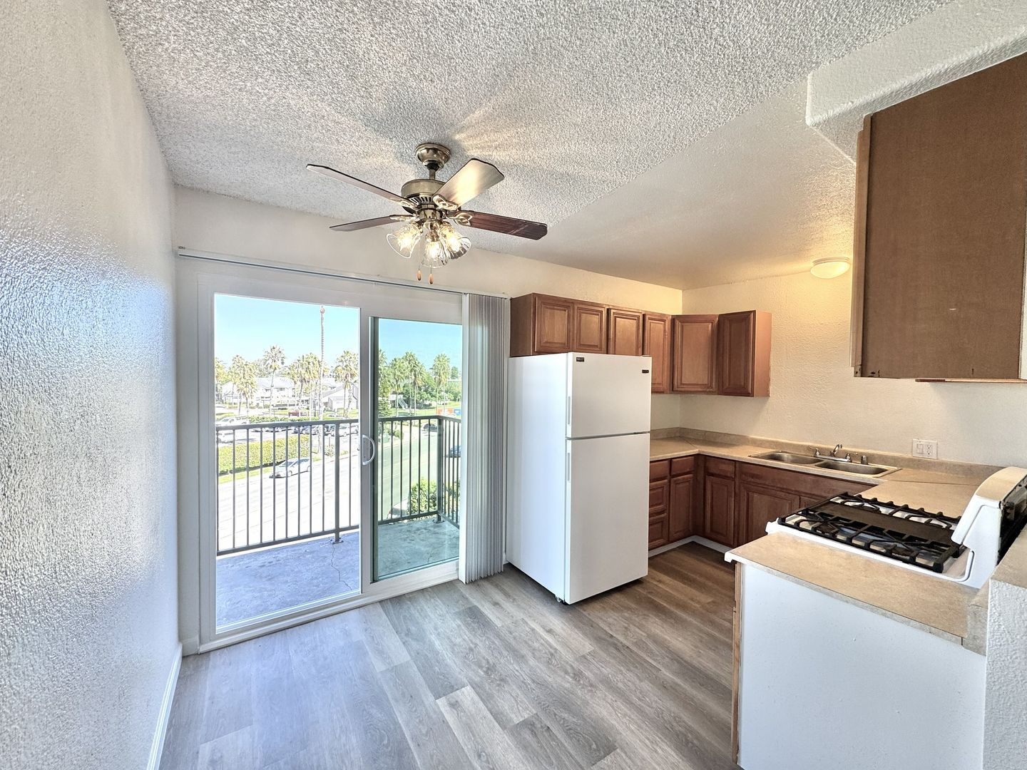 San Diego Apartment: 4422 Temecula Street