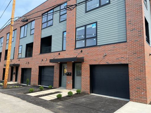 3 Bedroom w/ attached garage! – photo 1