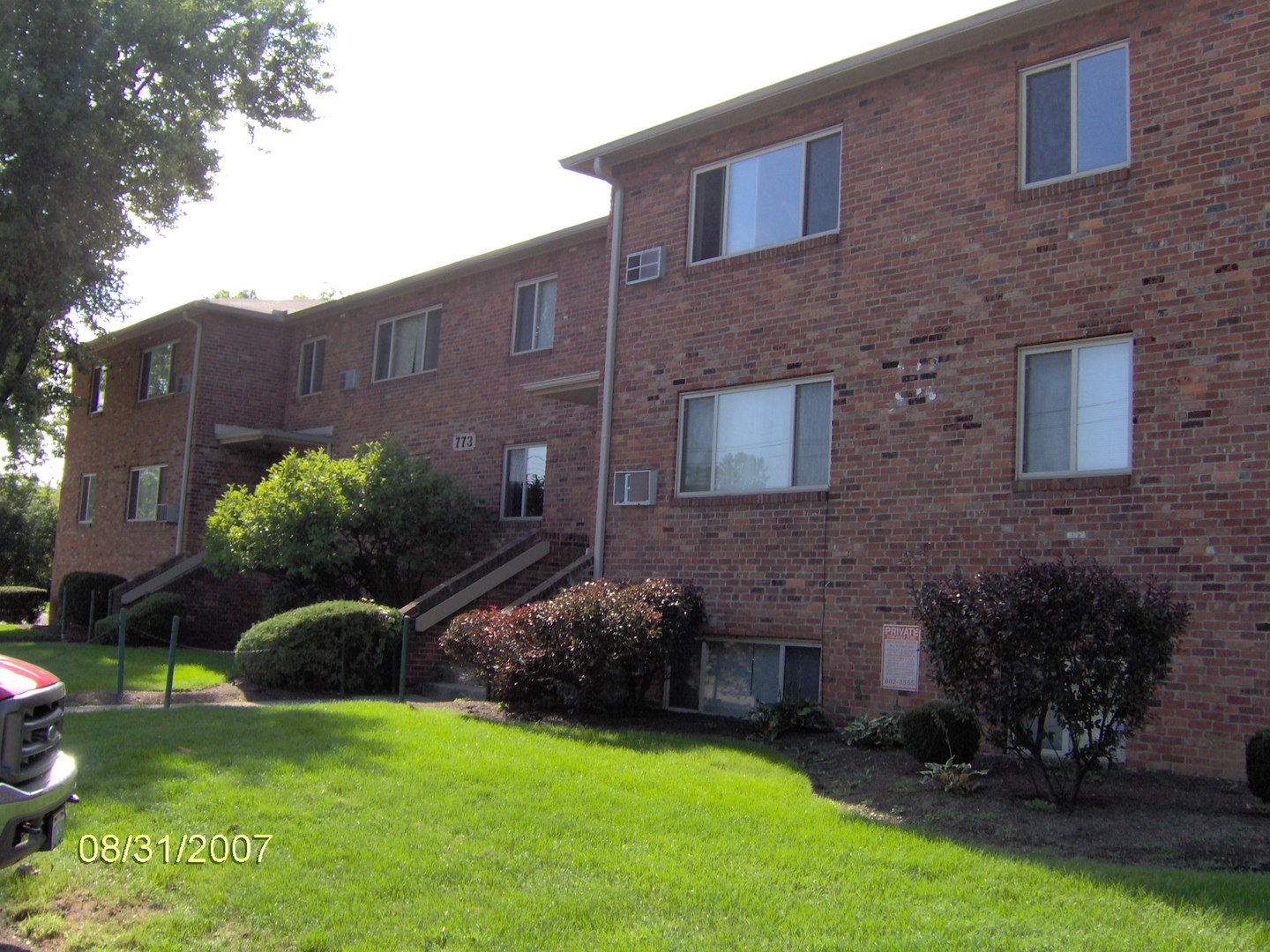 Columbus Apartment: 773 Riverview Dr.