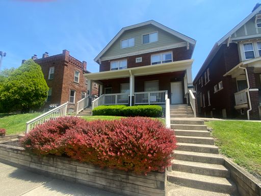 2000-2002 Summit St. – photo 1
