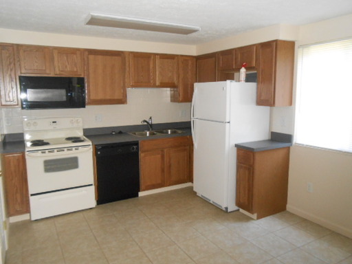 175 E. Norwich Ave. – photo 1