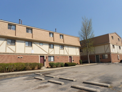 1523-1547 Worthington St. SPECIAL 2 PERSON RATE – photo 1