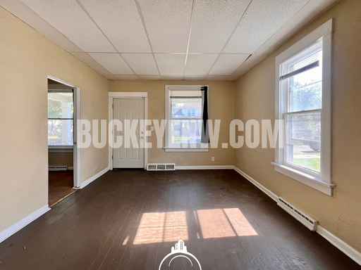 Listing photo thumbnail