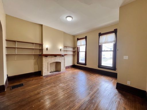 Listing photo thumbnail