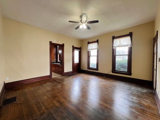 Listing photo thumbnail