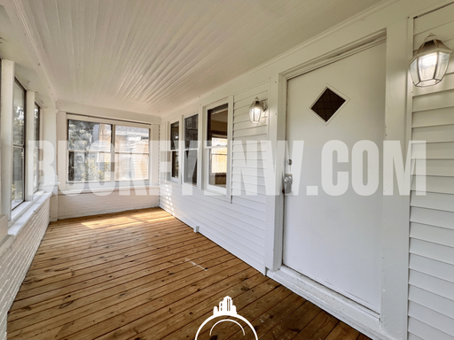 Listing photo thumbnail