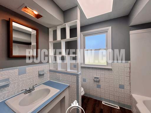 Listing photo thumbnail